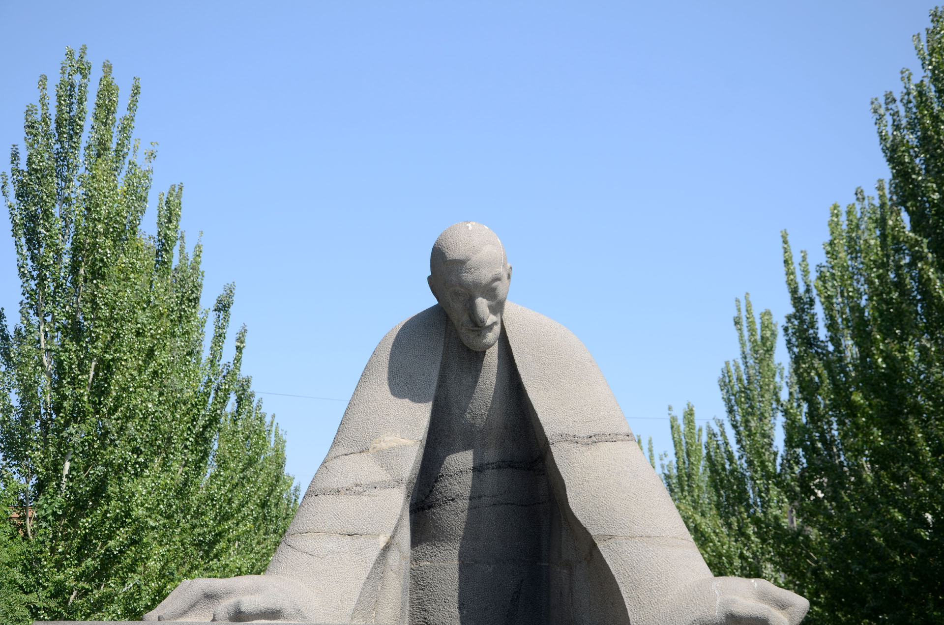 Alexander Tamanyan Statue